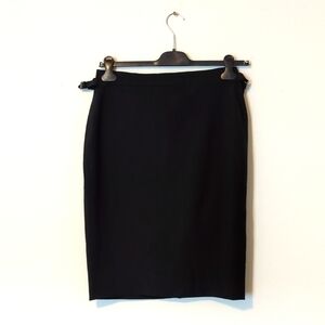 Polo Ralph Lauren Women's black Size 6 skirt.